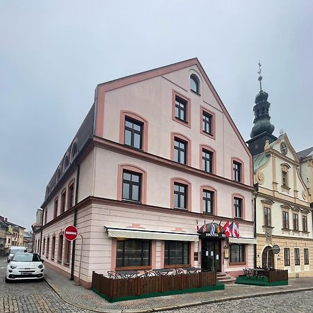 Hotel Bravo Ческа-Тршебова Экстерьер фото