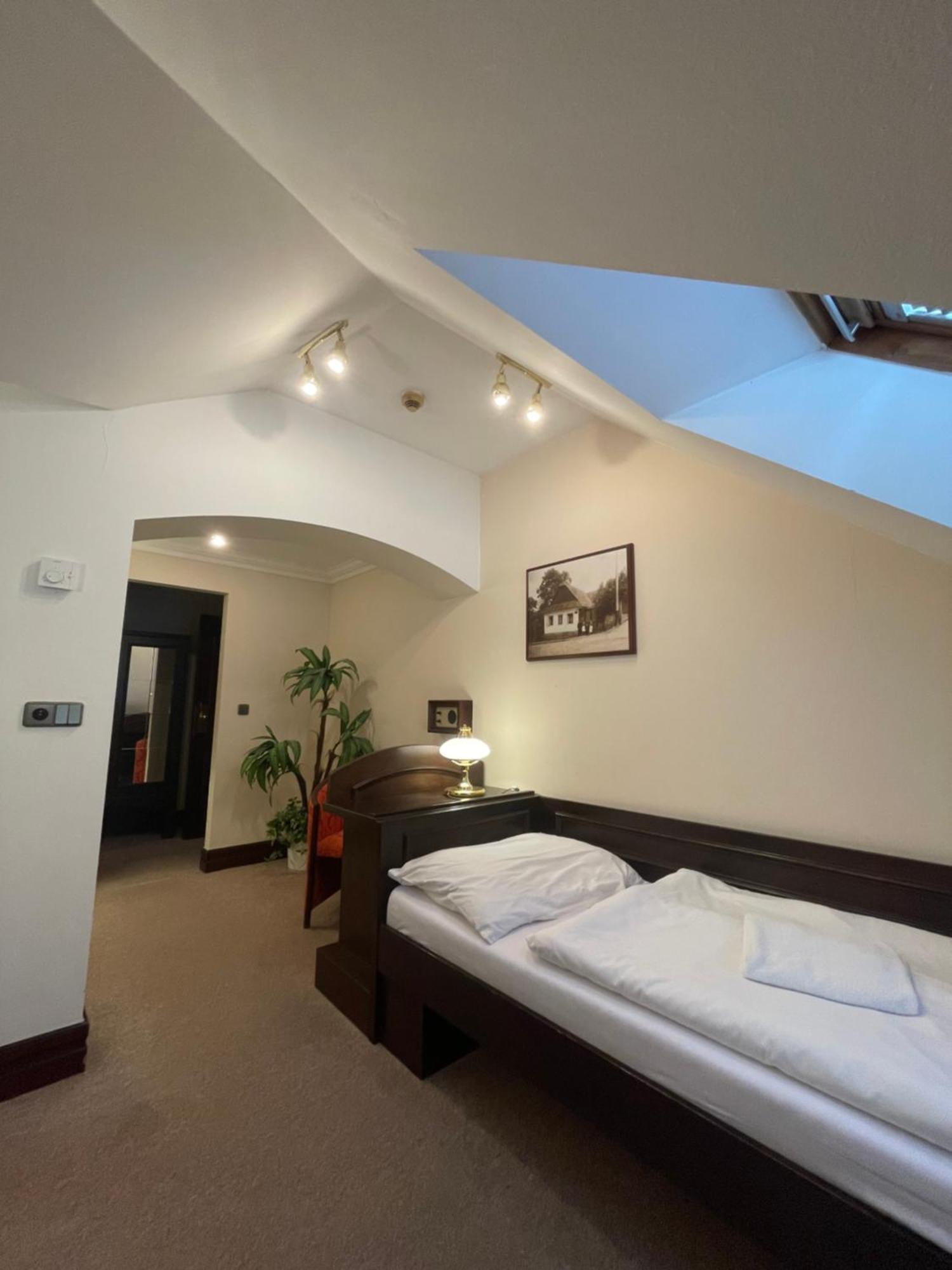 Hotel Bravo Ческа-Тршебова Экстерьер фото